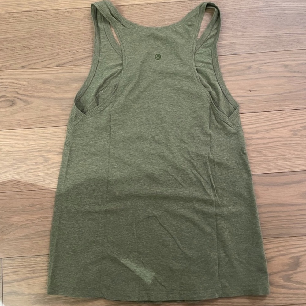 Green Lululemon top
